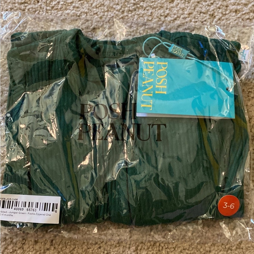 NWT Posh Peanut solid ribbed zippered footie in Juniper. 3-6 months